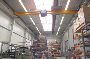 ABUS crane with a lifting capacity of 5 t and a span of 9.77 m in production hall of the company Forthaus