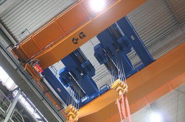  Double-rail trolleys with twin hoist on double-girder travelling crane 