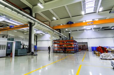 Single girder travelling crane in hall from Multinorm in Croatia