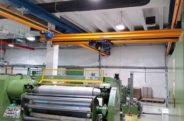 Installation of a double-girder crane type ZHB with electric chain hoist